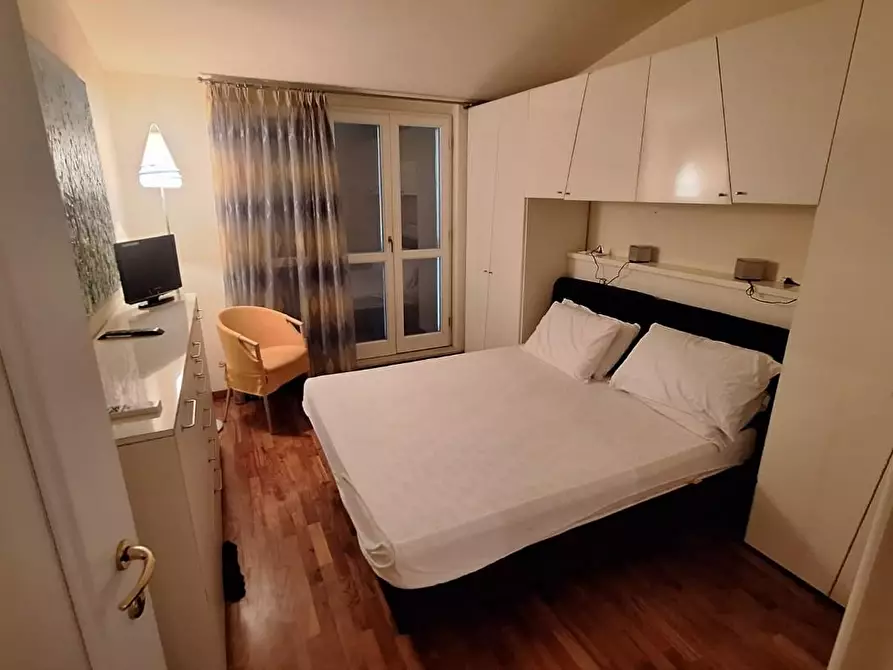 Immagine 9 di Casa bifamiliare in affitto  a Camaiore