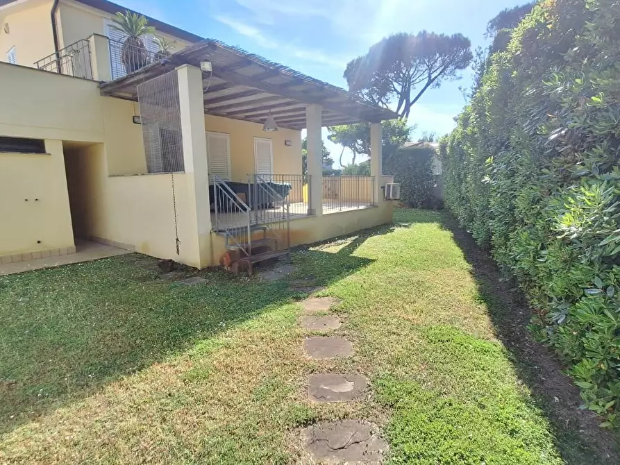 Immagine 3 di Casa bifamiliare in affitto  a Camaiore