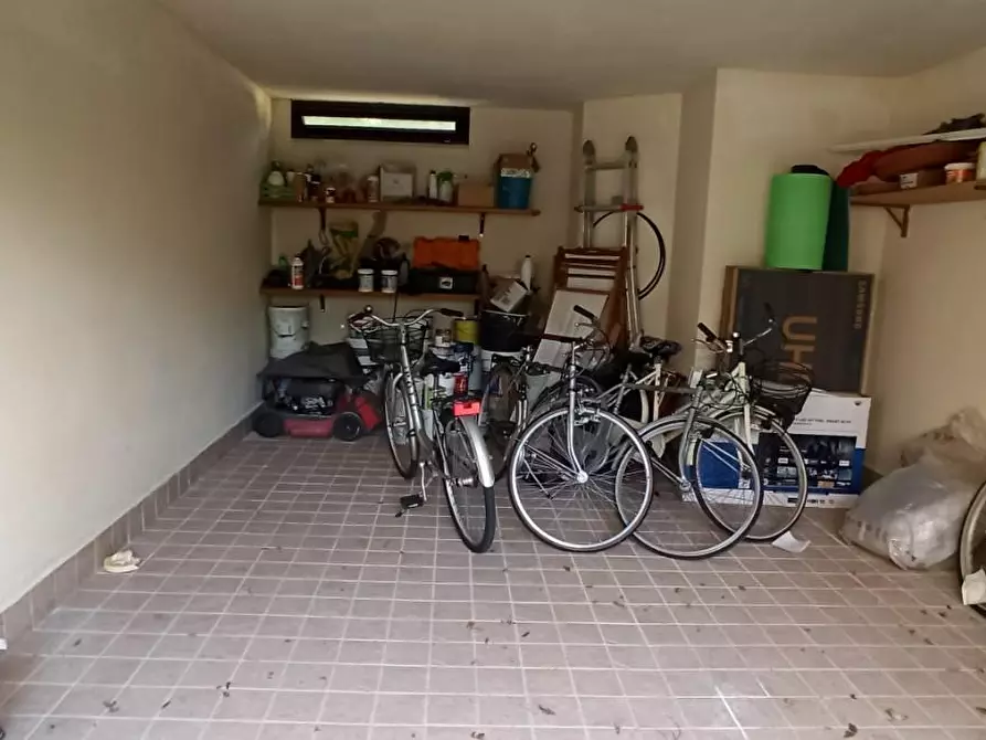 Immagine 21 di Casa bifamiliare in affitto  a Camaiore