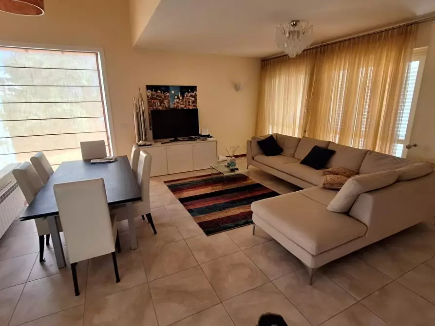 Immagine 15 di Casa bifamiliare in affitto  a Camaiore