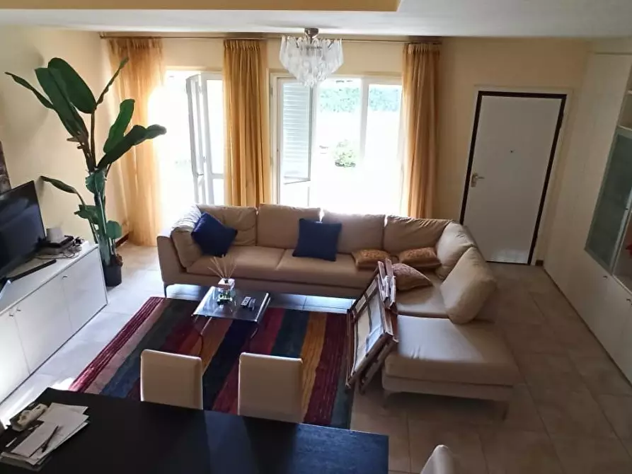 Immagine 31 di Casa bifamiliare in affitto  a Camaiore