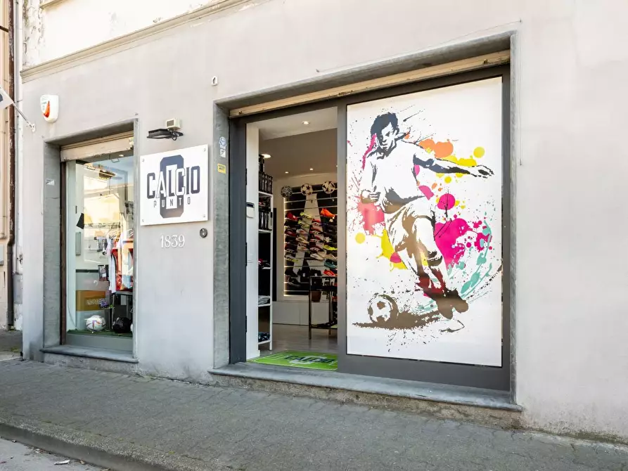 Immagine 23 di Attività commerciale in vendita  a Cascina