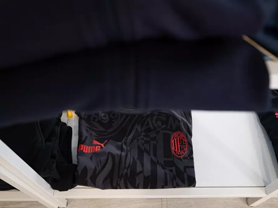 Immagine 15 di Attività commerciale in vendita  a Cascina