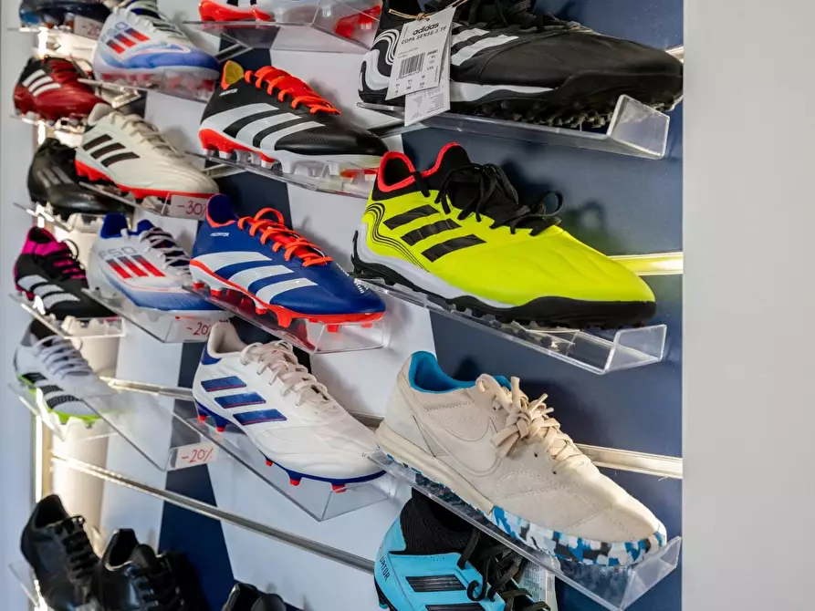 Immagine 10 di Attività commerciale in vendita  a Cascina