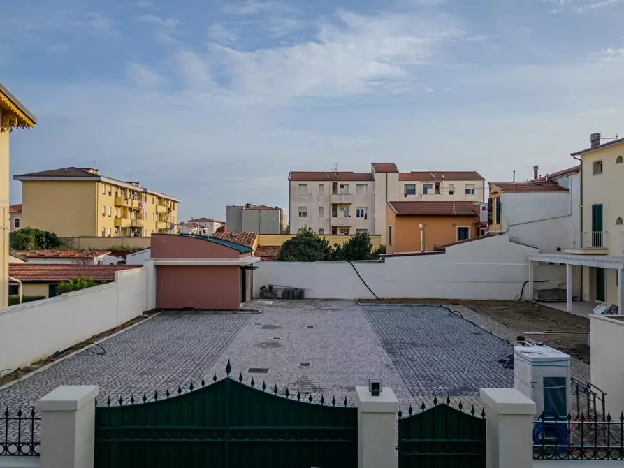 Immagine 12 di Appartamento in vendita  a Pisa