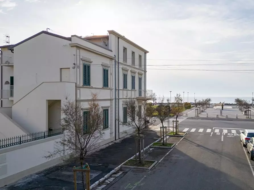 Immagine 11 di Appartamento in vendita  a Pisa