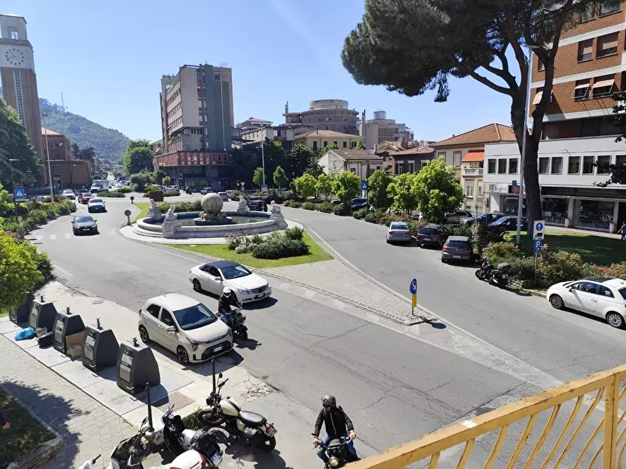 Immagine 4 di Appartamento in vendita  a Massa