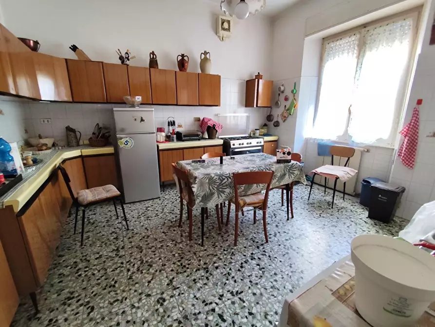 Immagine 16 di Appartamento in vendita  a Massa