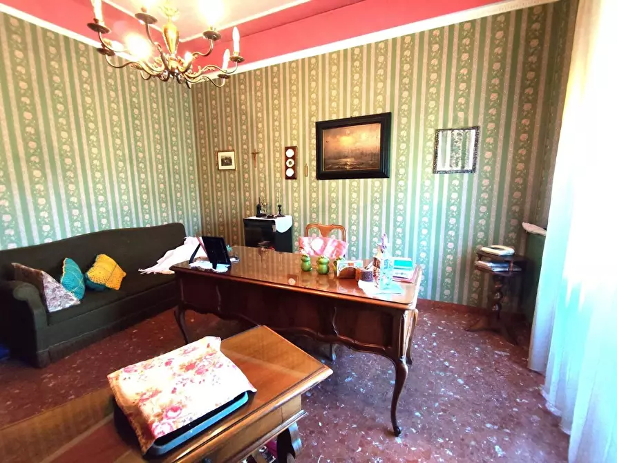 Immagine 10 di Appartamento in vendita  a Massa