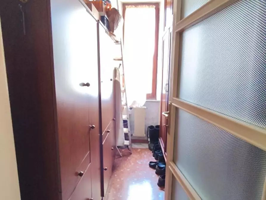 Immagine 11 di Appartamento in vendita  a Massa