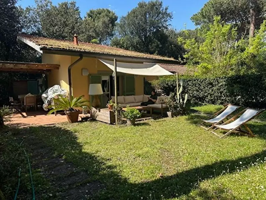 Immagine 2 di Appartamento in vendita  a Massa