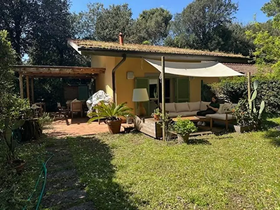 Immagine 4 di Appartamento in vendita  a Massa