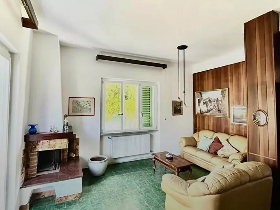 Immagine 9 di Casa indipendente in vendita  a Carrara