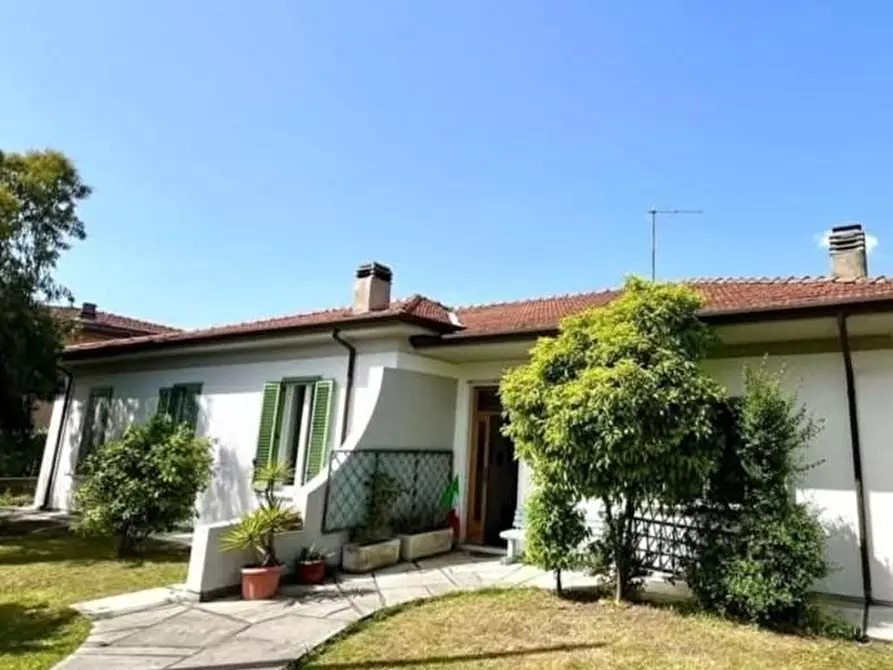 casa indipendente in vendita a Carrara