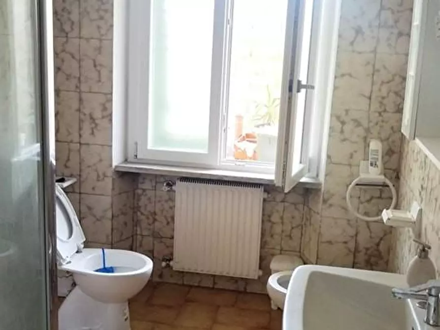 Immagine 22 di Casa indipendente in vendita  a Carrara