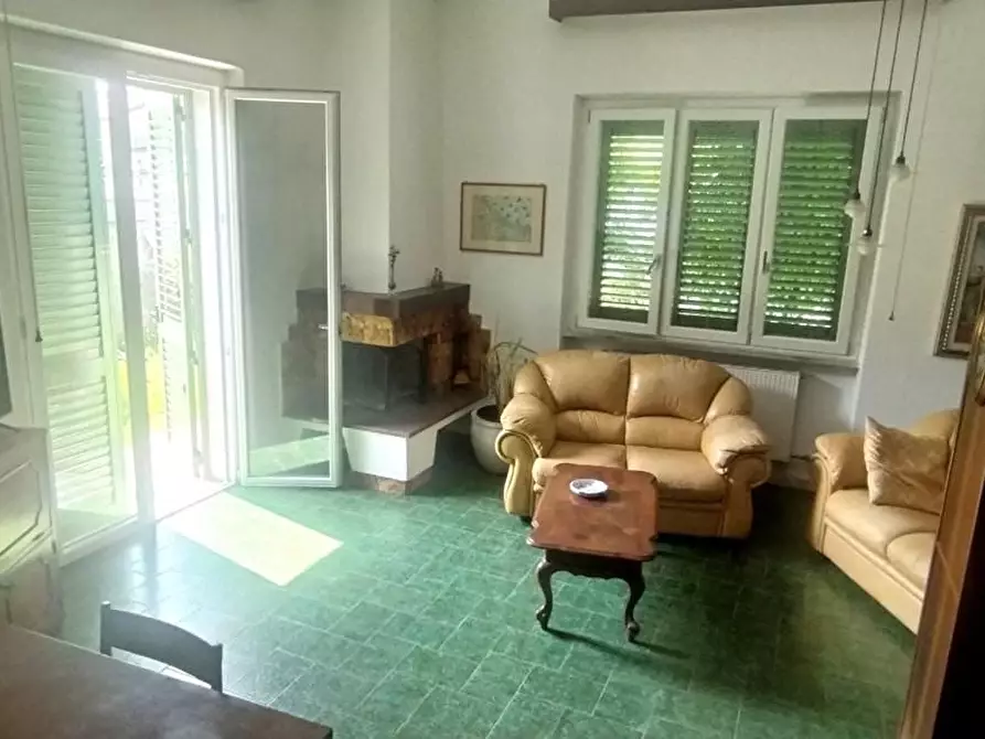 Immagine 11 di Casa indipendente in vendita  a Carrara