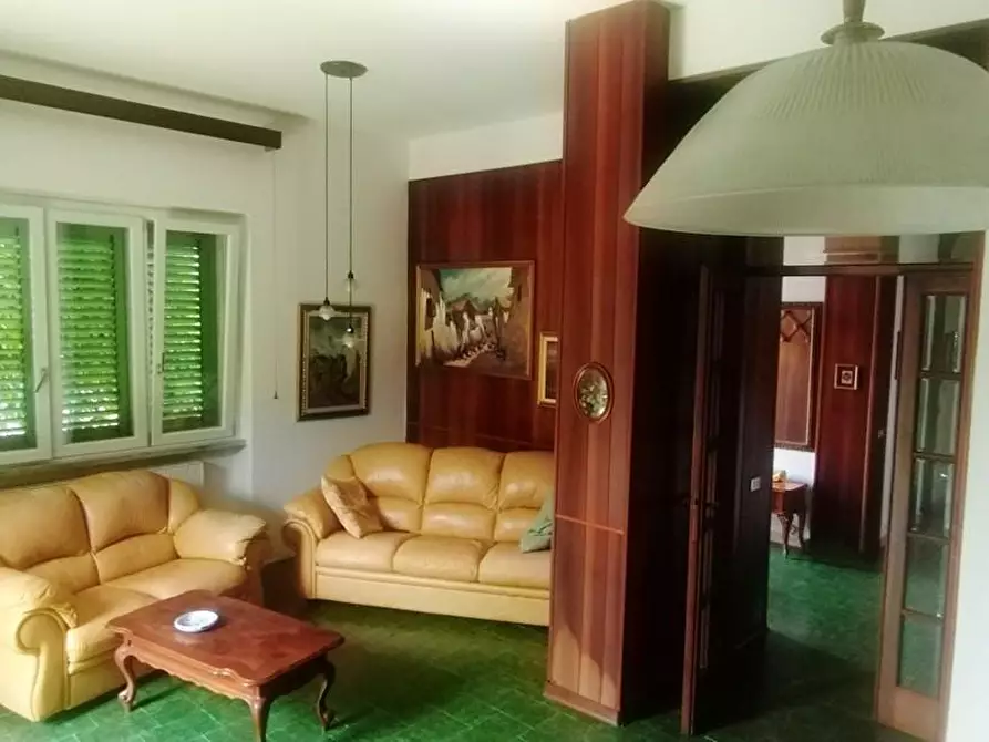 Immagine 18 di Casa indipendente in vendita  a Carrara