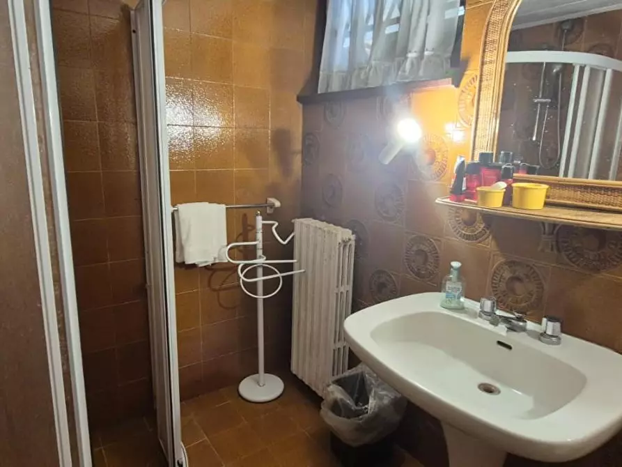 Immagine 10 di Casa bifamiliare in vendita  a Camaiore