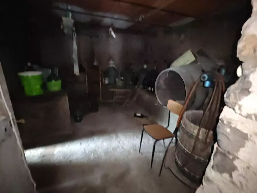 Immagine 15 di Porzione di casa in vendita  a Fivizzano