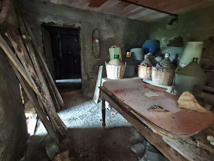 Immagine 17 di Porzione di casa in vendita  a Fivizzano