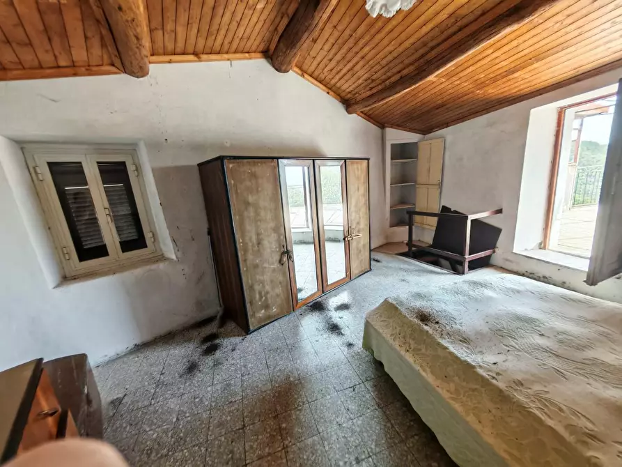 Immagine 32 di Porzione di casa in vendita  a Fivizzano