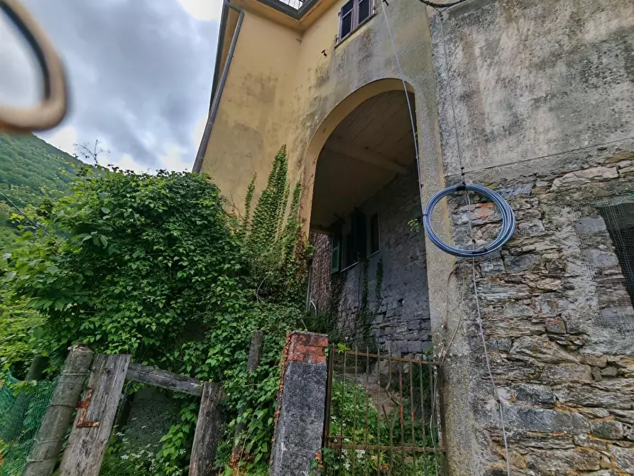 Immagine 13 di Porzione di casa in vendita  a Fivizzano