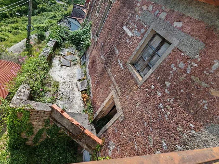 Immagine 28 di Porzione di casa in vendita  a Fivizzano