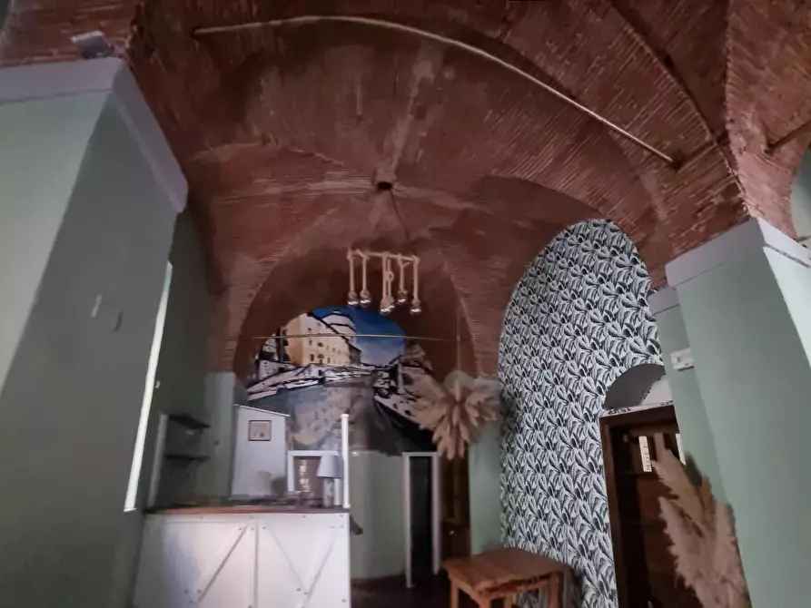 Immagine 4 di Locale commerciale in vendita  a Livorno