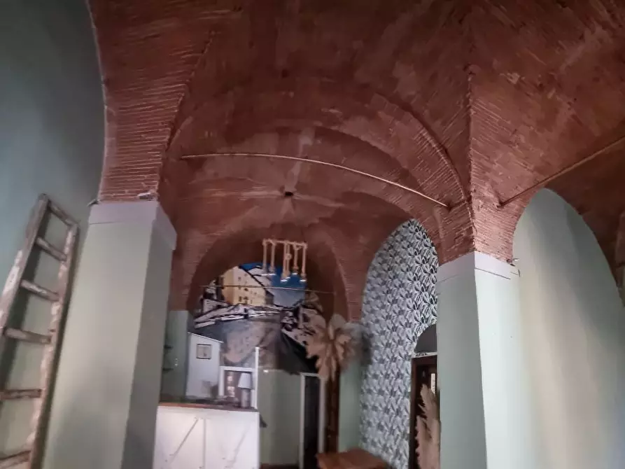 Immagine 3 di Locale commerciale in vendita  a Livorno