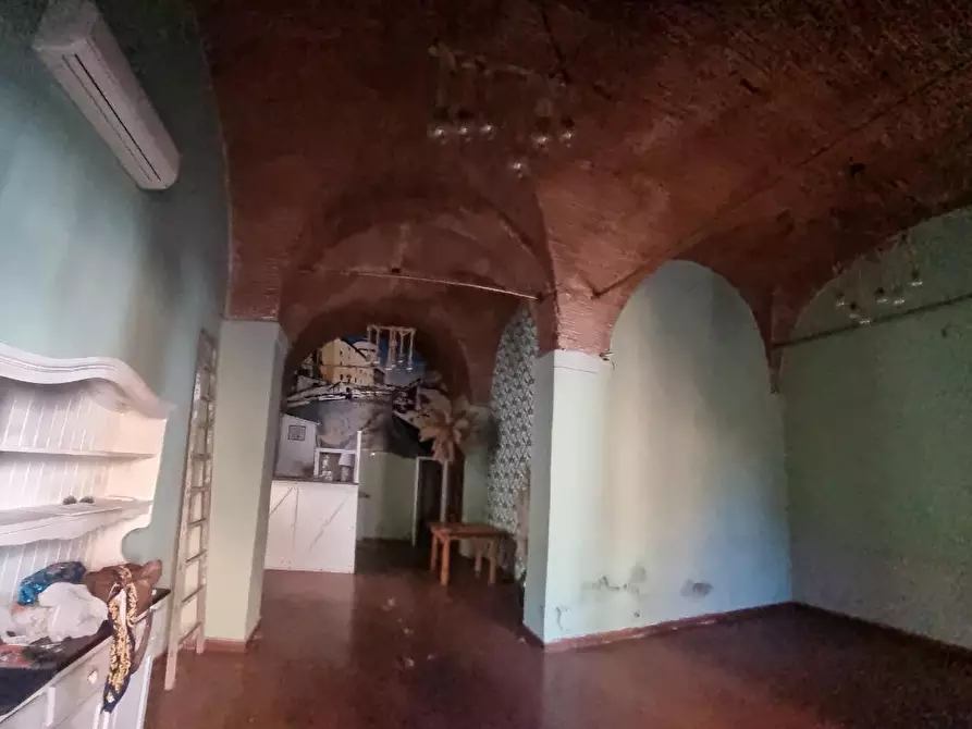 Immagine 17 di Locale commerciale in vendita  a Livorno