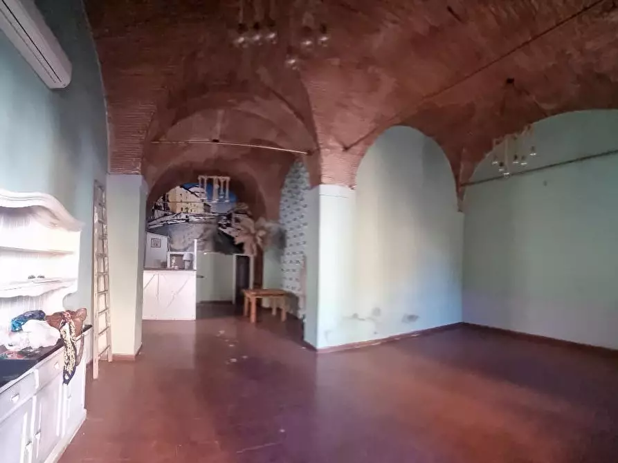 Immagine 16 di Locale commerciale in vendita  a Livorno