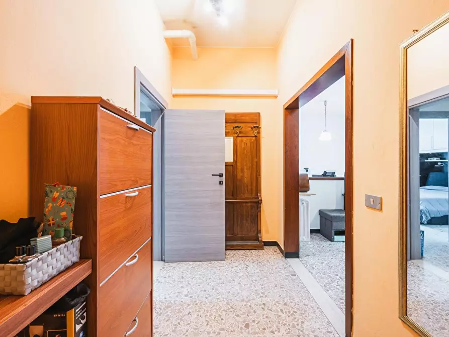 Immagine 5 di Appartamento in vendita  a Modena