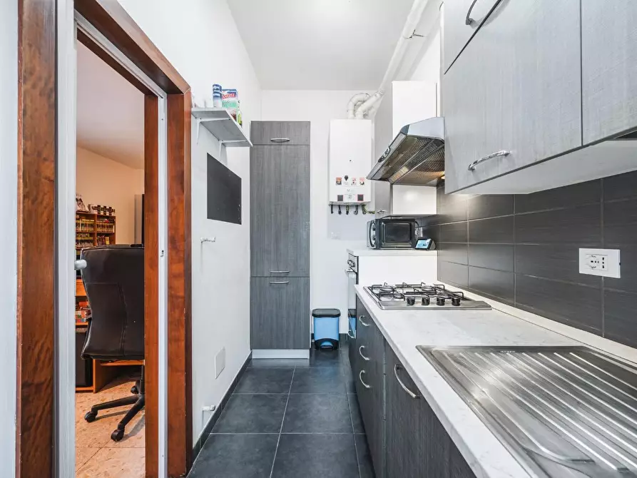 Immagine 15 di Appartamento in vendita  a Modena