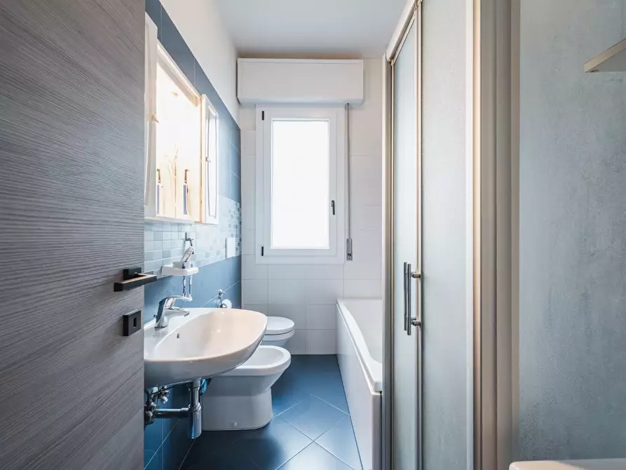 Immagine 18 di Appartamento in vendita  a Modena