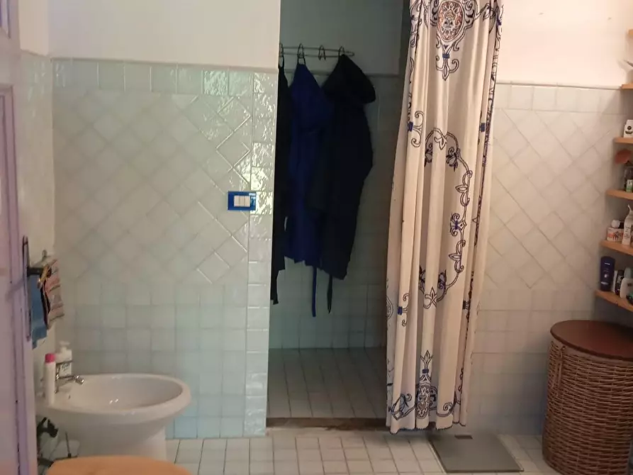 Immagine 19 di Rustico / casale in vendita  a Capannori