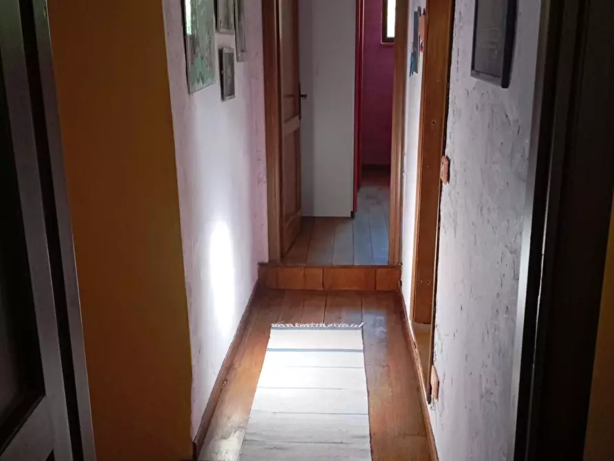 Immagine 35 di Rustico / casale in vendita  a Capannori
