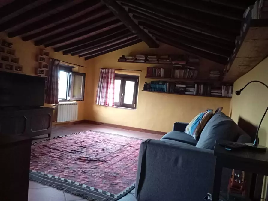 Immagine 47 di Rustico / casale in vendita  a Capannori