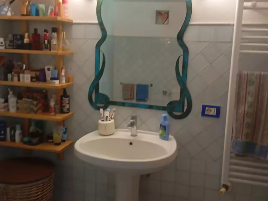 Immagine 40 di Rustico / casale in vendita  a Capannori