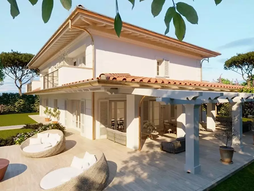 Immagine 9 di Villa in vendita  a Forte Dei Marmi