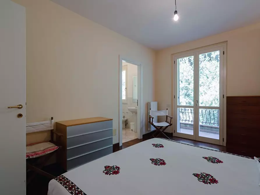 Immagine 25 di Villa in vendita  a Massa