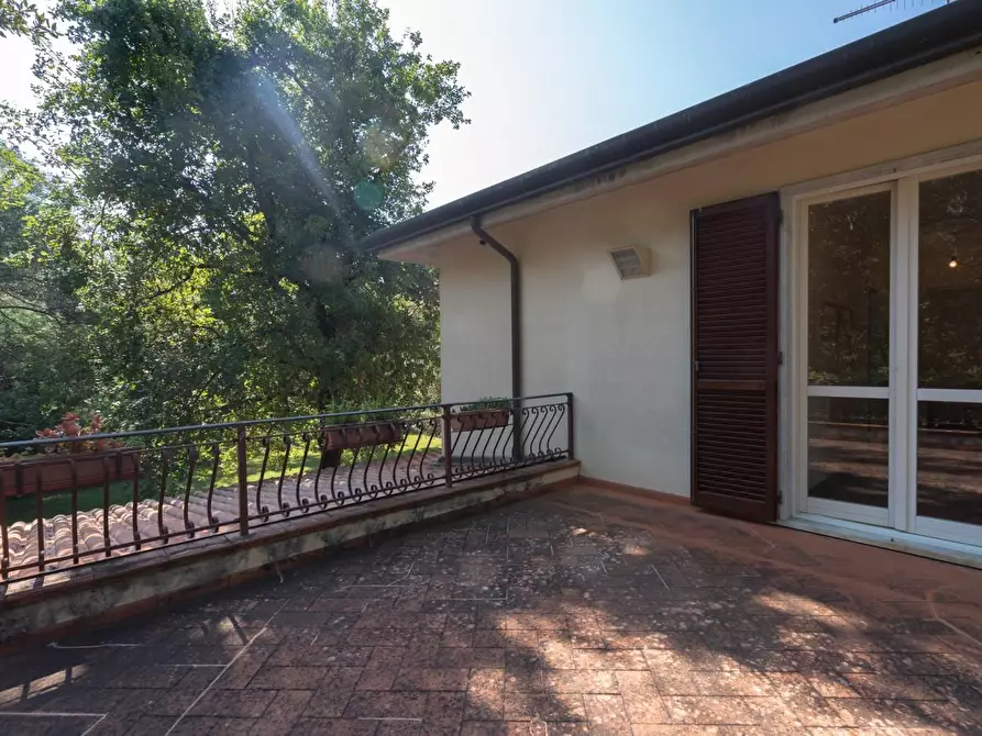 Immagine 32 di Villa in vendita  a Massa