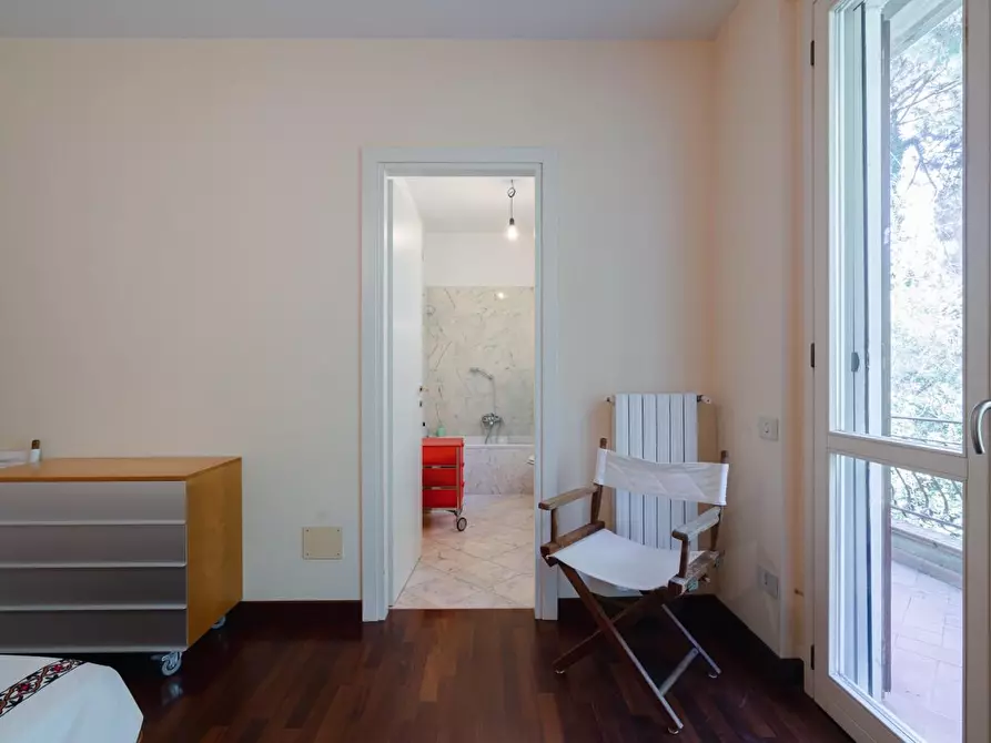 Immagine 27 di Villa in vendita  a Massa