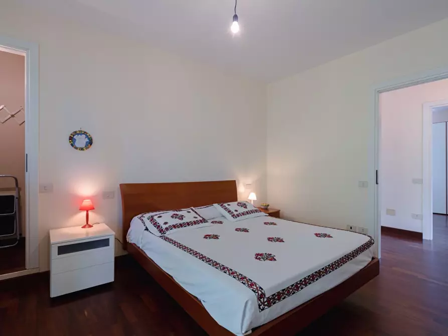 Immagine 26 di Villa in vendita  a Massa