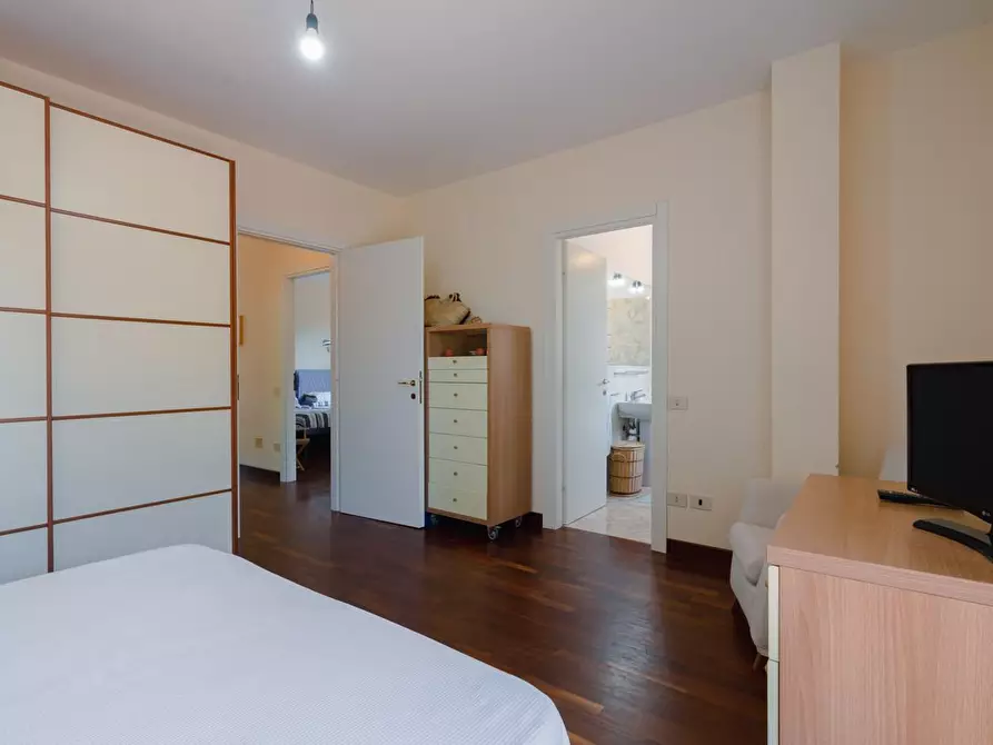 Immagine 34 di Villa in vendita  a Massa