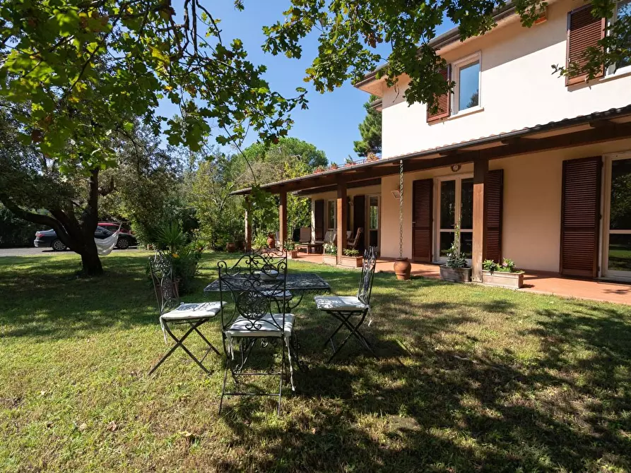 casa indipendente in vendita a Massa in zona Poveromo