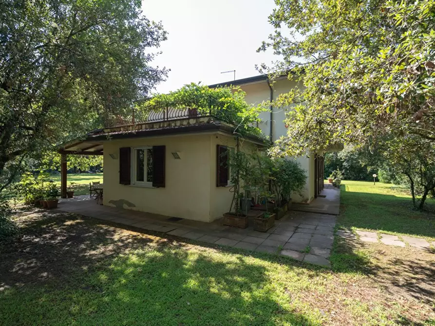 casa indipendente in vendita a Massa in zona Poveromo