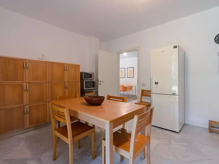 Immagine 18 di Villa in vendita  a Massa