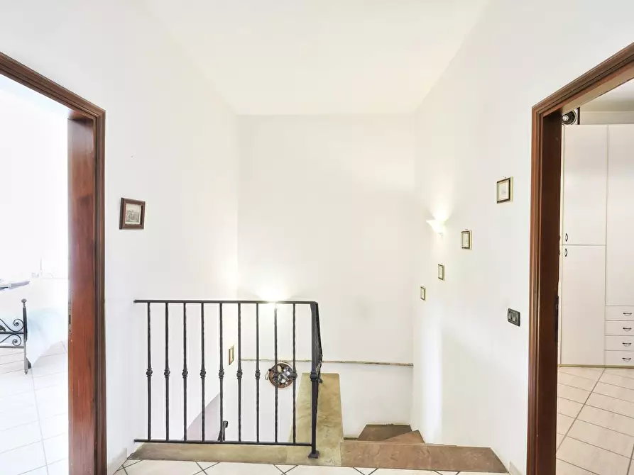 Immagine 11 di Casa colonica in vendita  a Gambassi Terme