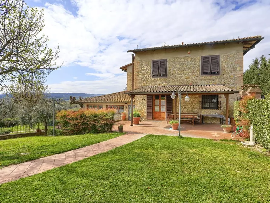 Immagine 2 di Casa colonica in vendita  a Gambassi Terme