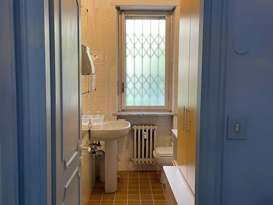 Immagine 8 di Ufficio in vendita  a Torino